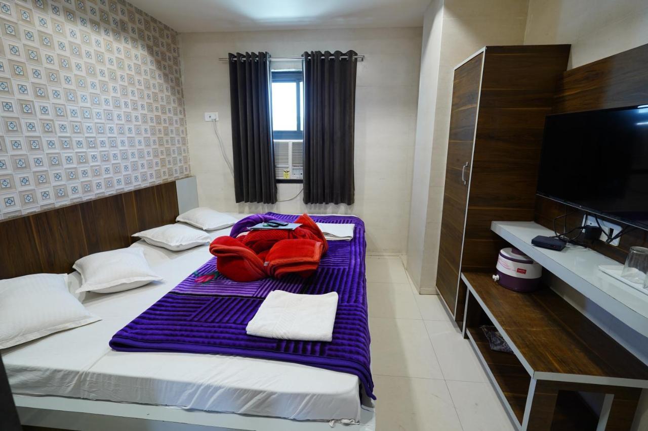Hotel New Sundaram 150 Mtrs From Dargah Ατζμέρ Εξωτερικό φωτογραφία