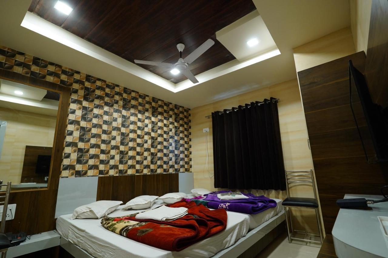 Hotel New Sundaram 150 Mtrs From Dargah Ατζμέρ Εξωτερικό φωτογραφία