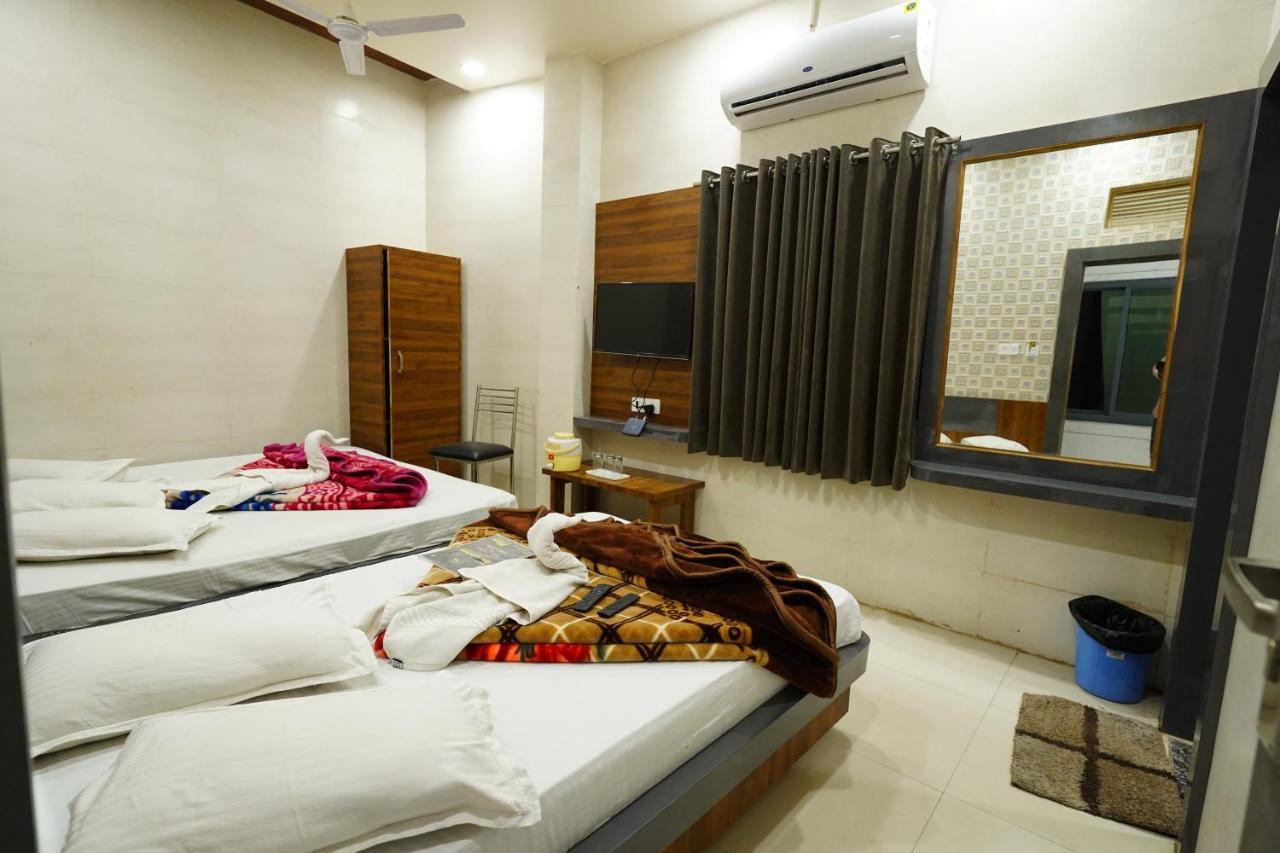 Hotel New Sundaram 150 Mtrs From Dargah Ατζμέρ Εξωτερικό φωτογραφία