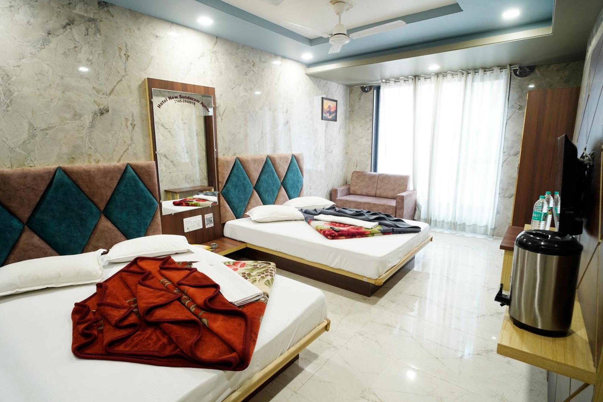 Hotel New Sundaram 150 Mtrs From Dargah Ατζμέρ Εξωτερικό φωτογραφία