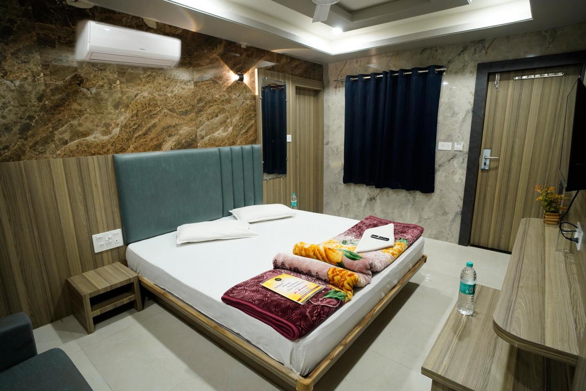 Hotel New Sundaram 150 Mtrs From Dargah Ατζμέρ Εξωτερικό φωτογραφία