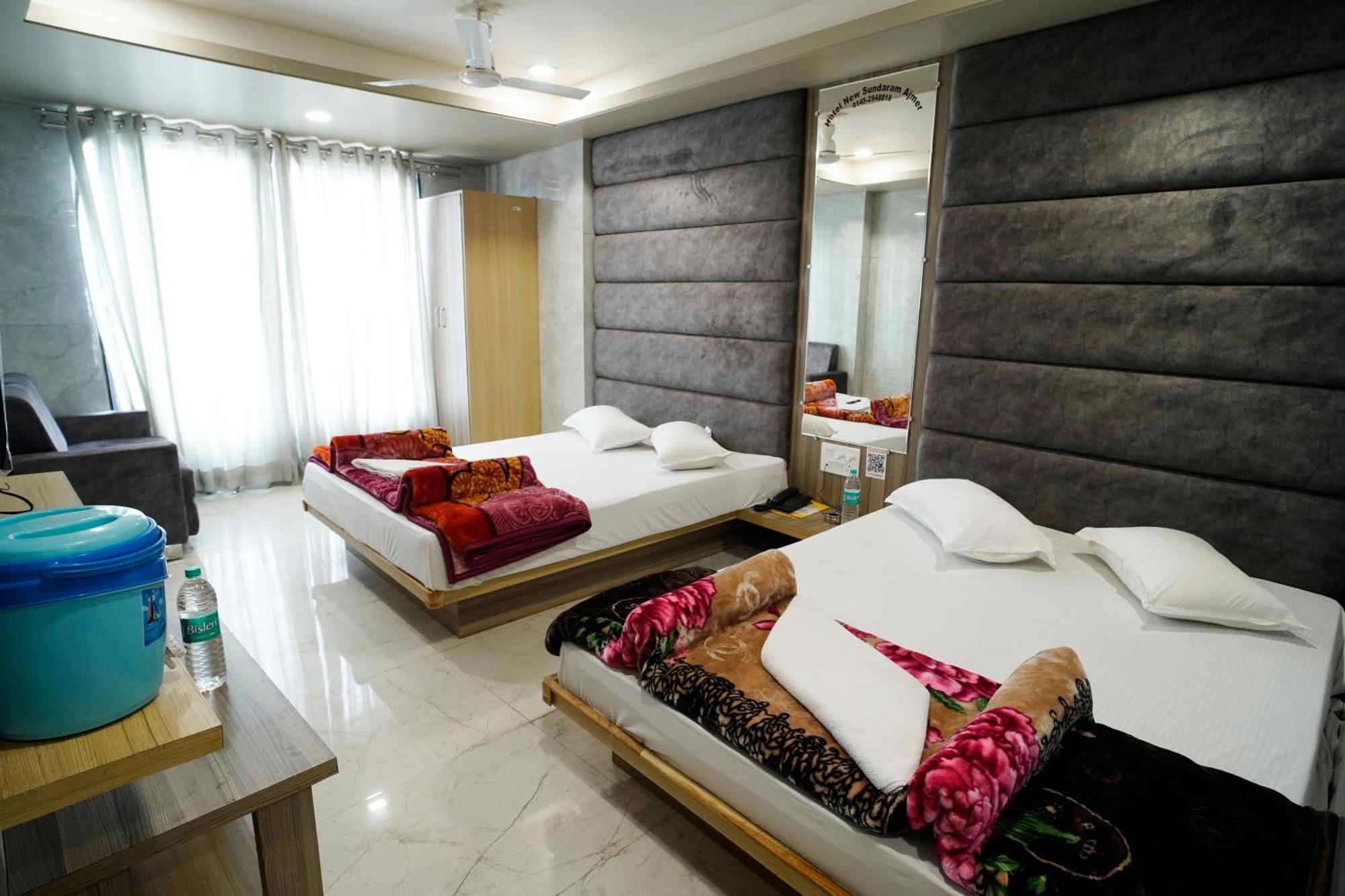 Hotel New Sundaram 150 Mtrs From Dargah Ατζμέρ Εξωτερικό φωτογραφία