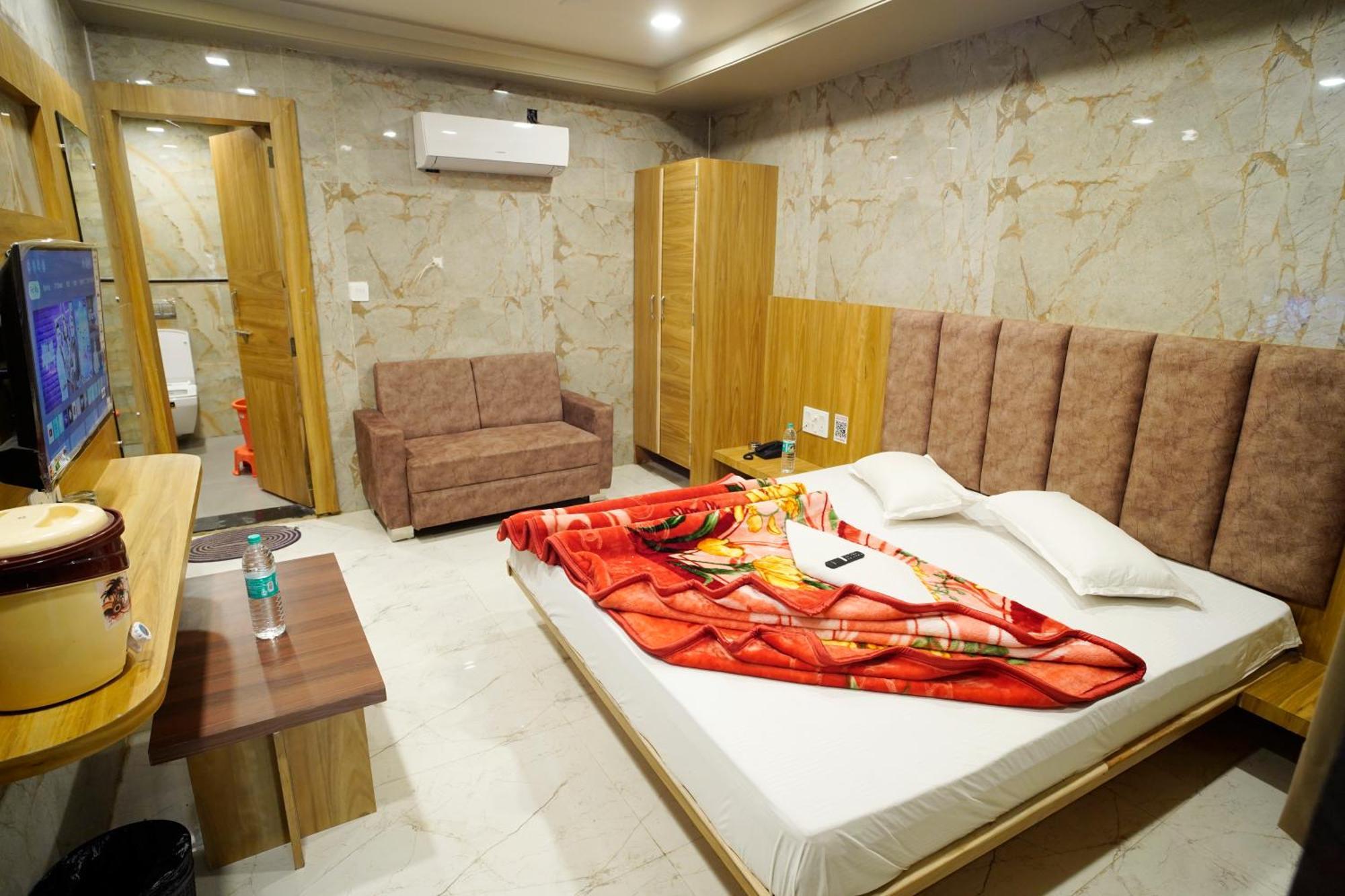 Hotel New Sundaram 150 Mtrs From Dargah Ατζμέρ Εξωτερικό φωτογραφία