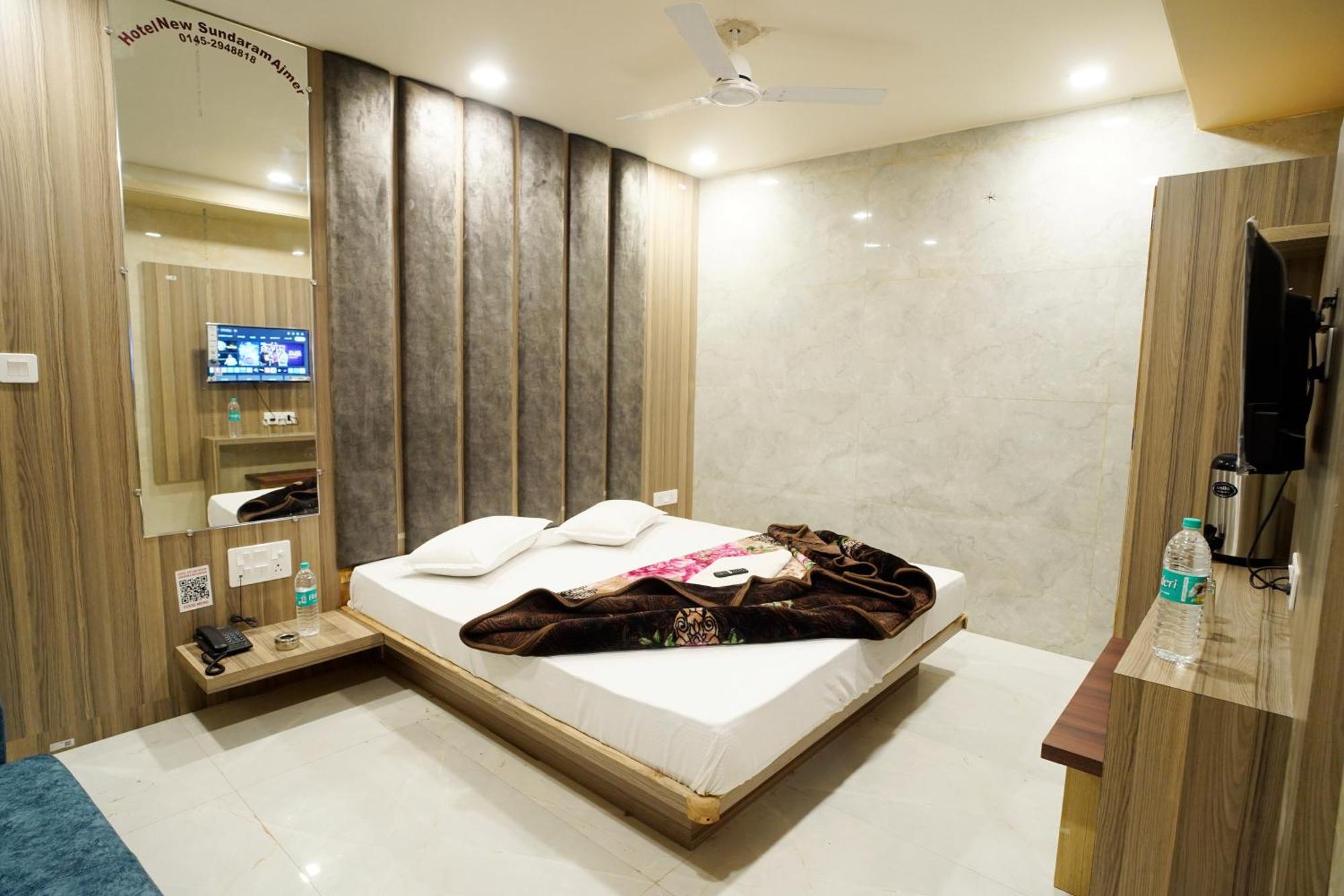 Hotel New Sundaram 150 Mtrs From Dargah Ατζμέρ Εξωτερικό φωτογραφία